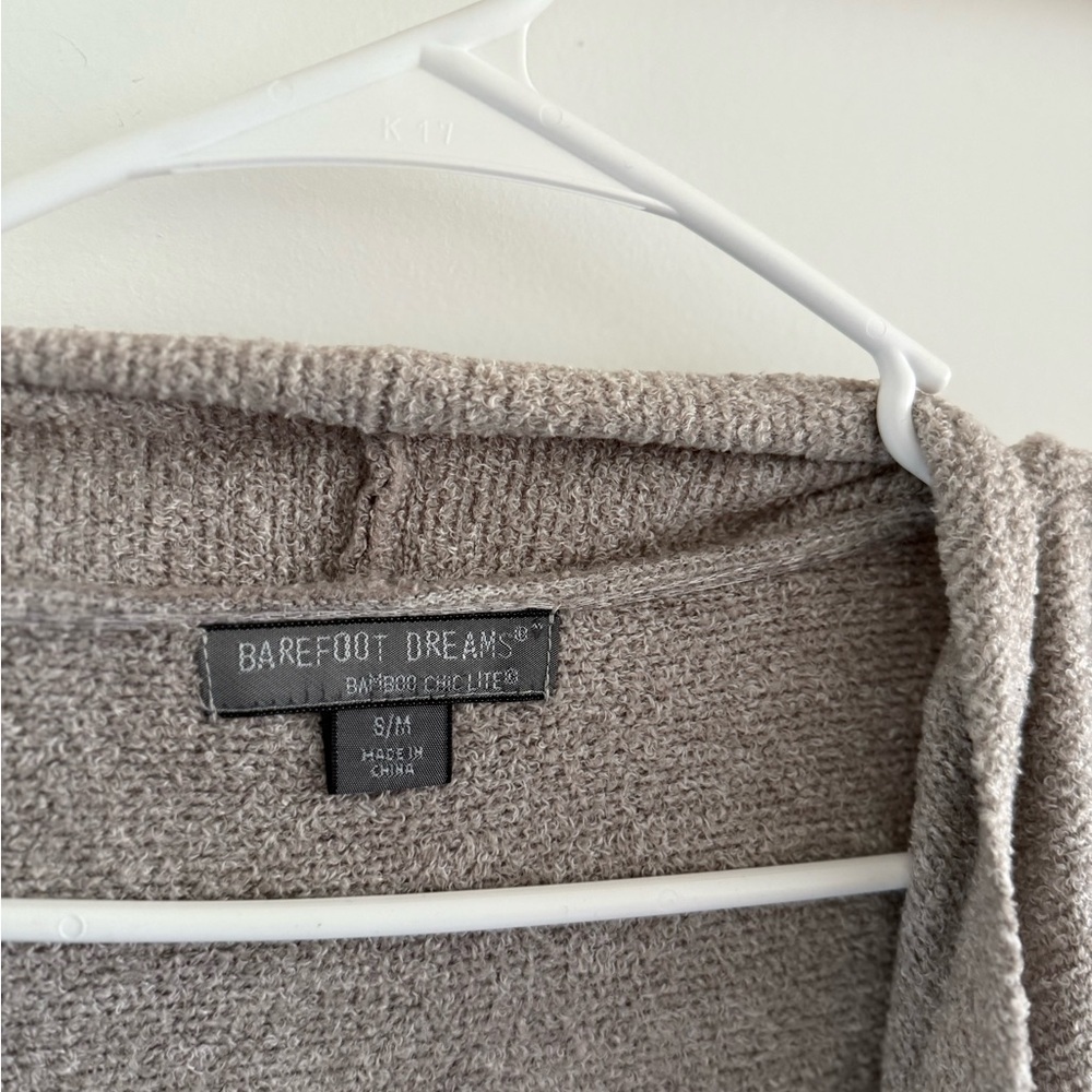 Barefoot Dreams CozyChic Lite® Island Wrap Taupe - Picture 5 of 8